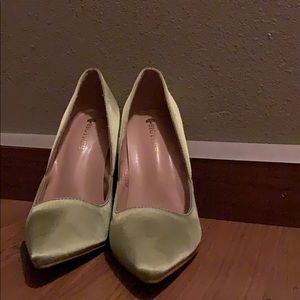 Big tree shimmery green heels